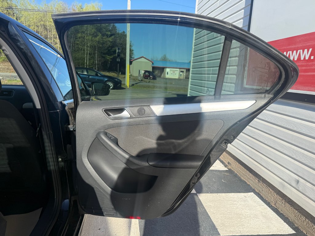2014 Volkswagen JETTA Comfortline, Keyless entry, MP3, Cruise control in COLDBROOK, Nova Scotia - 15 - w1024h768px