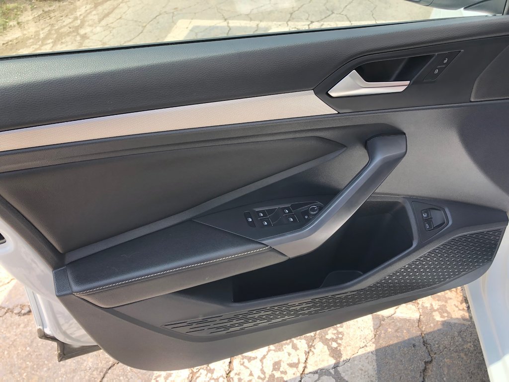 2023 Volkswagen Jetta Trendline - auto start/stop, reverse camera, a/c in Kentville, Nova Scotia - 10 - w1024h768px