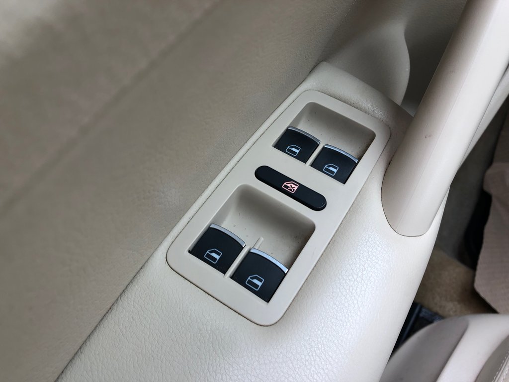 2015 Volkswagen Passat Highline- Diesel , Aftermarket head unit, Sunroof in COLDBROOK, Nova Scotia - 7 - w1024h768px