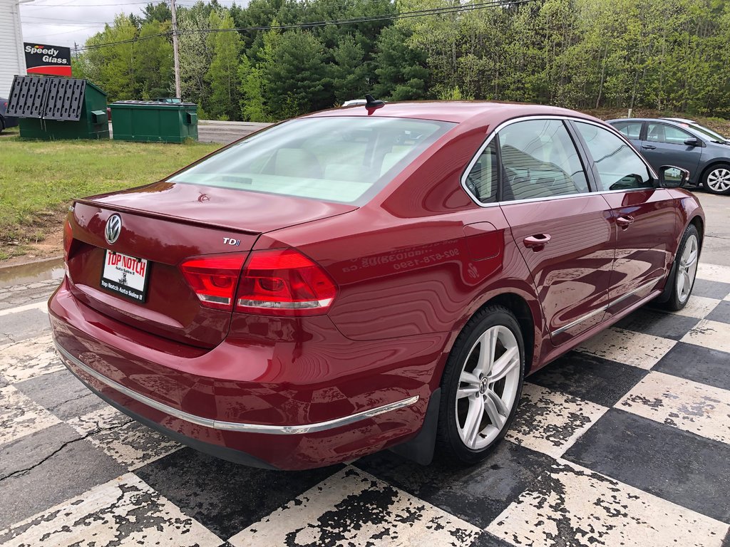 2015 Volkswagen Passat Highline- Diesel , Aftermarket head unit, Sunroof in COLDBROOK, Nova Scotia - 4 - w1024h768px