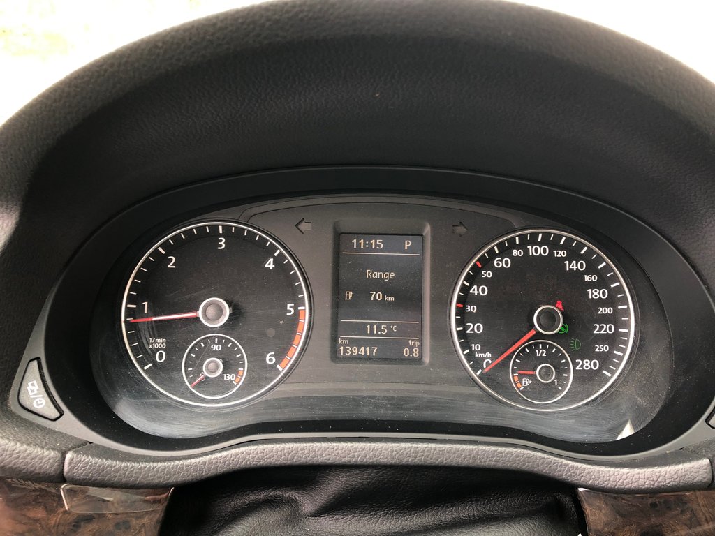 2015 Volkswagen Passat Highline- Diesel , Aftermarket head unit, Sunroof in COLDBROOK, Nova Scotia - 11 - w1024h768px