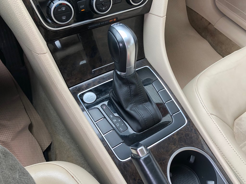2015 Volkswagen Passat Highline- Diesel , Aftermarket head unit, Sunroof in COLDBROOK, Nova Scotia - 14 - w1024h768px