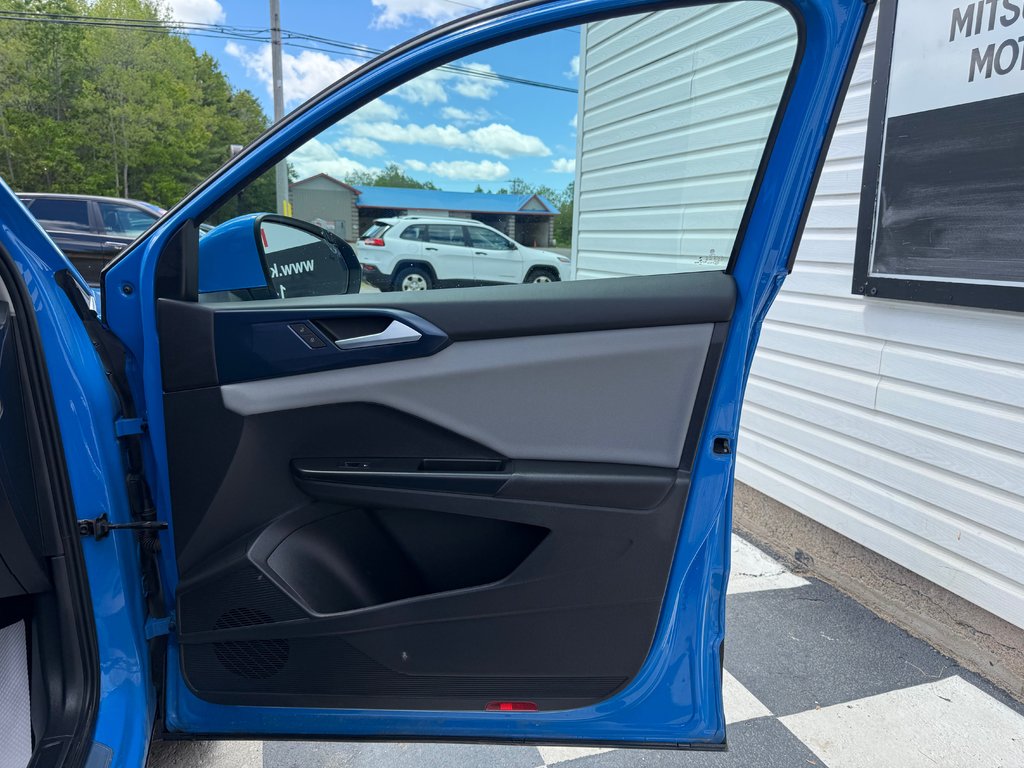 2022 Volkswagen Taos Comfortline, keyless entry, backup camera, BT in COLDBROOK, Nova Scotia - 18 - w1024h768px