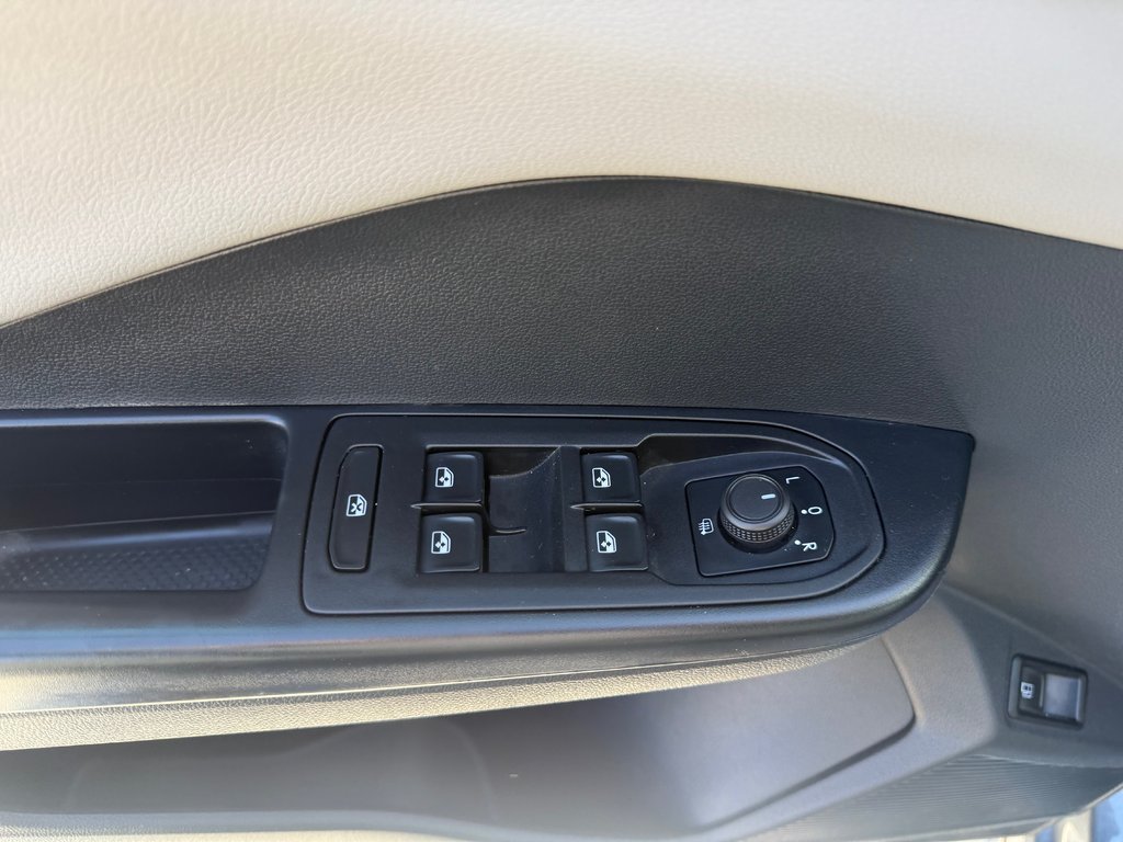 2023 Volkswagen Taos Comfortline, keyless entry, backup camera, Bluetoo in Kentville, Nova Scotia - 8 - w1024h768px
