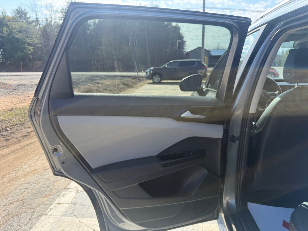 2023 Volkswagen Taos Comfortline, keyless entry, backup camera, Bluetoo in Kentville, Nova Scotia - 14 - w1024h768px