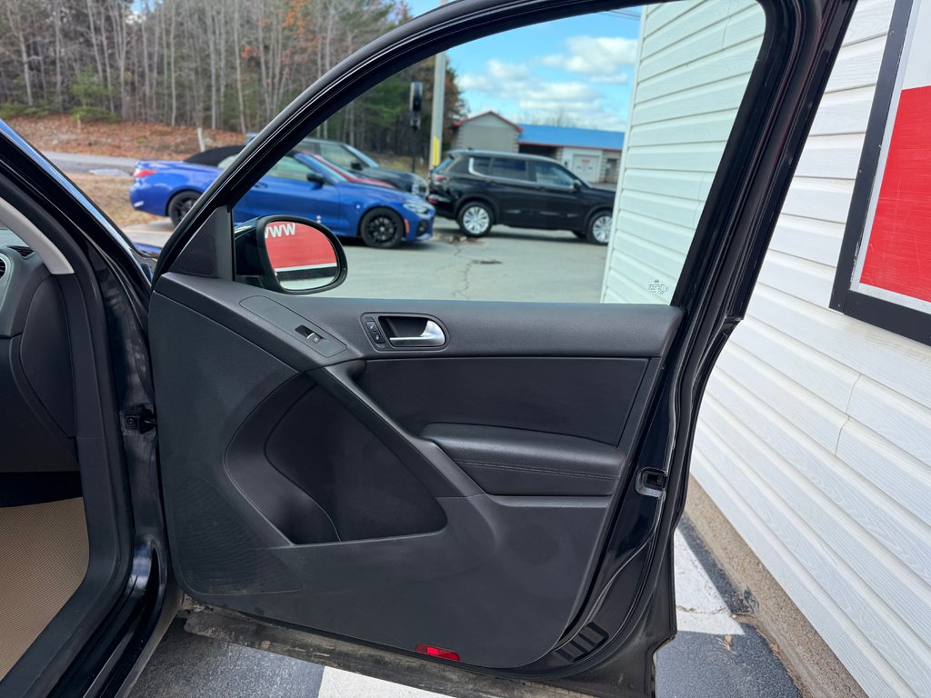 2011 Volkswagen TIGUAN Trendline, Keyless entry, Moonroof, 2.0L turbo in COLDBROOK, Nova Scotia - 20 - w1024h768px