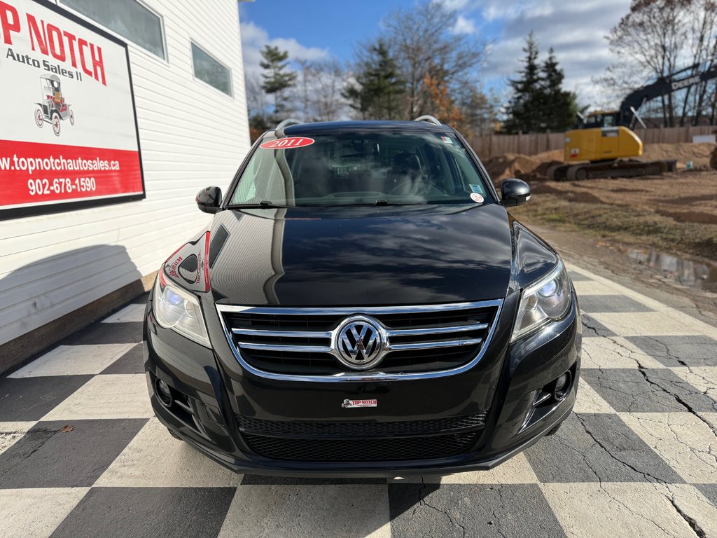 2011 Volkswagen TIGUAN Trendline, Keyless entry, Moonroof, 2.0L turbo in COLDBROOK, Nova Scotia - 2 - w1024h768px