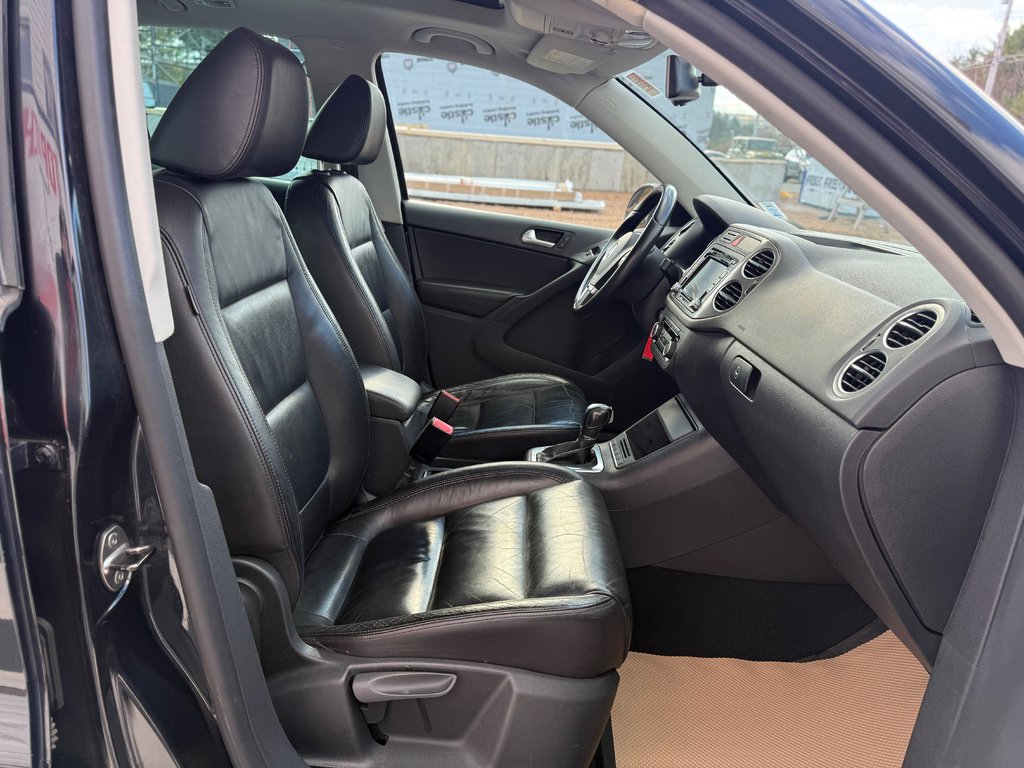 2011 Volkswagen TIGUAN Trendline, Keyless entry, Moonroof, 2.0L turbo in COLDBROOK, Nova Scotia - 21 - w1024h768px