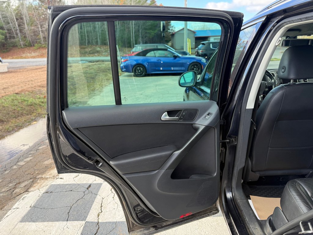 2011 Volkswagen TIGUAN Trendline, Keyless entry, Moonroof, 2.0L turbo in COLDBROOK, Nova Scotia - 15 - w1024h768px