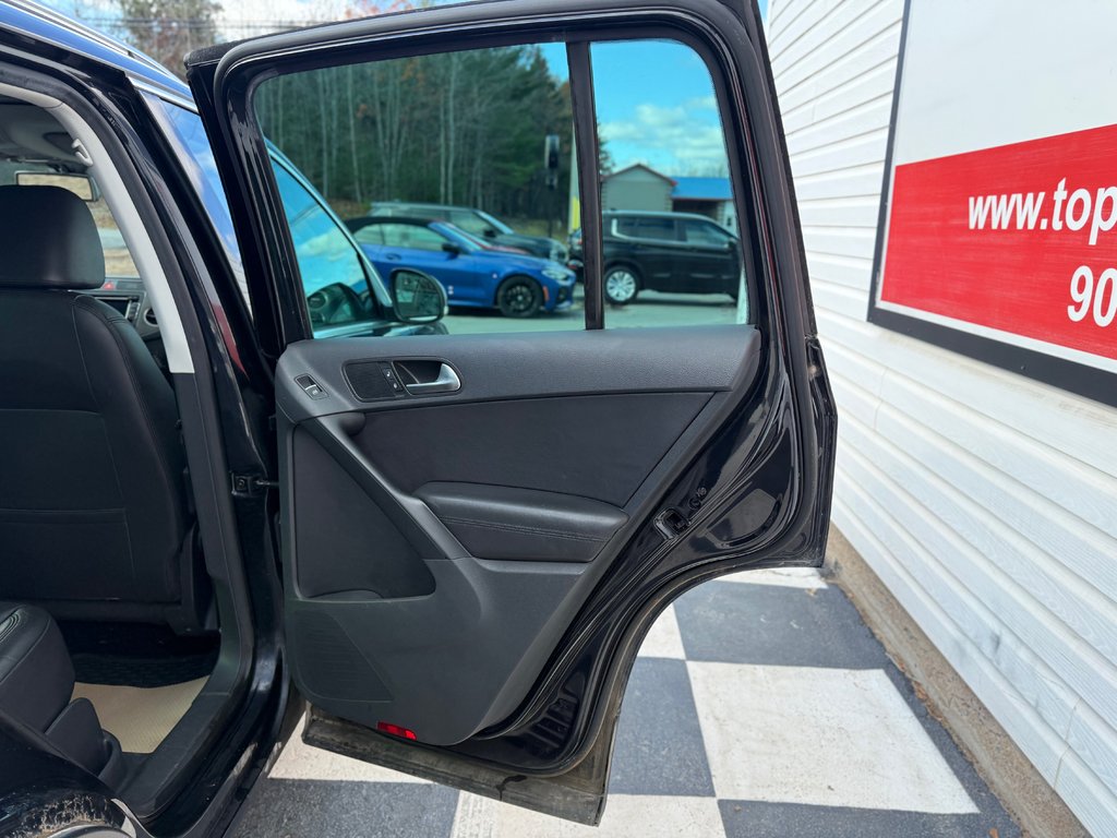 2011 Volkswagen TIGUAN Trendline, Keyless entry, Moonroof, 2.0L turbo in COLDBROOK, Nova Scotia - 18 - w1024h768px