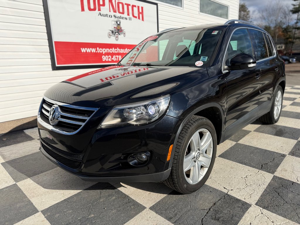 2011 Volkswagen TIGUAN Trendline, Keyless entry, Moonroof, 2.0L turbo in COLDBROOK, Nova Scotia - 1 - w1024h768px