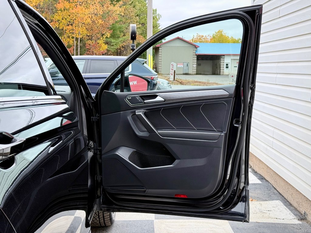 2022 Volkswagen TIGUAN Highline R-Line | Leather Seats, in COLDBROOK, Nova Scotia - 27 - w1024h768px