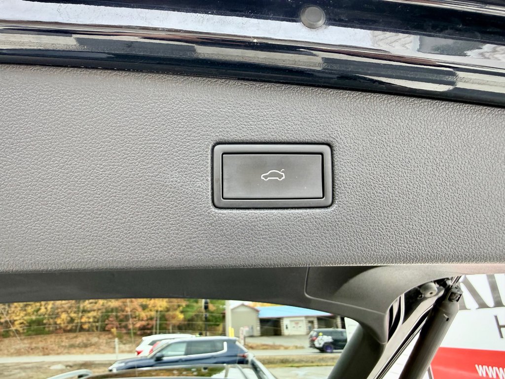 2022 Volkswagen TIGUAN Highline R-Line | Leather Seats, in COLDBROOK, Nova Scotia - 24 - w1024h768px