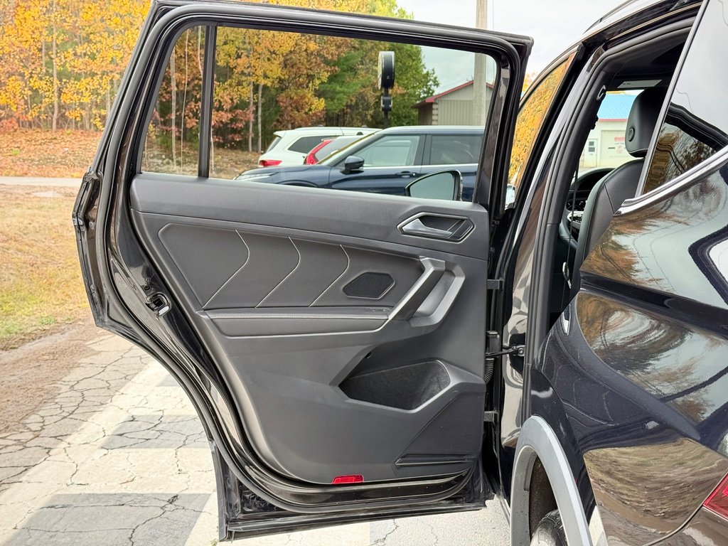 2022 Volkswagen TIGUAN Highline R-Line | Leather Seats, in COLDBROOK, Nova Scotia - 20 - w1024h768px