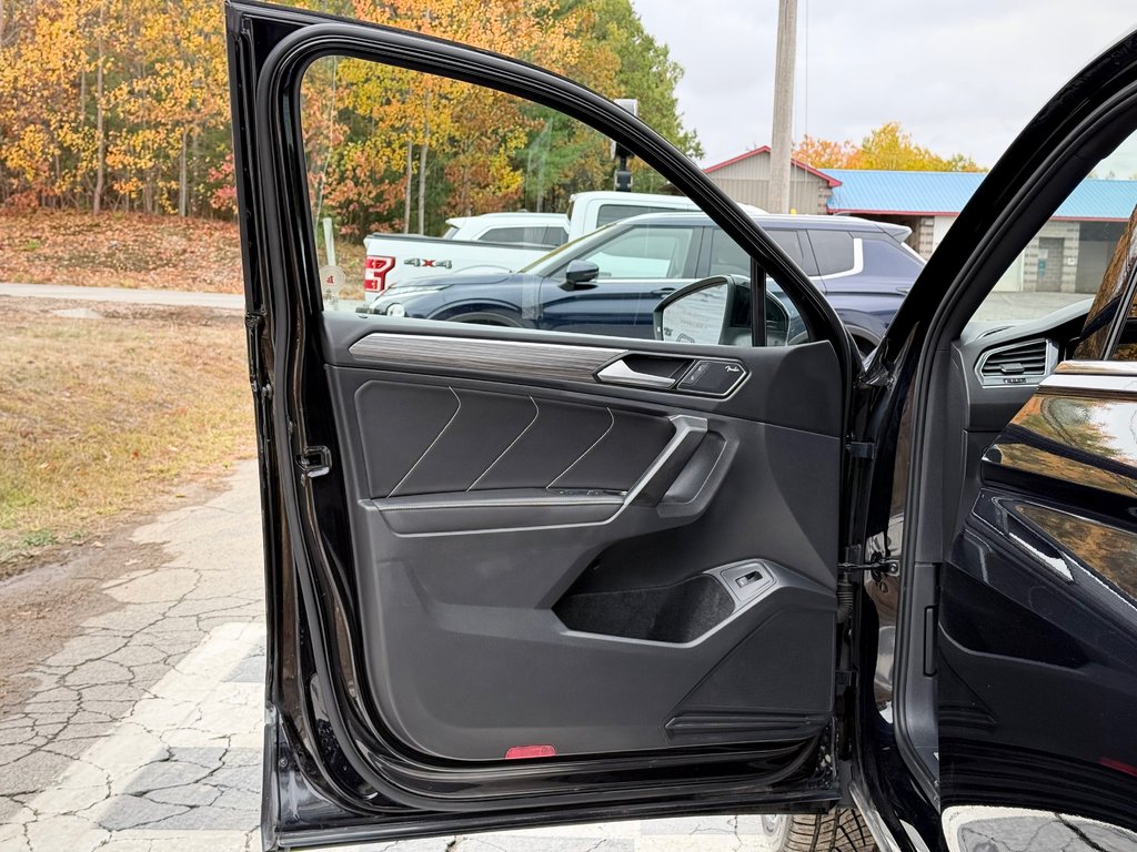 2022 Volkswagen TIGUAN Highline R-Line | Leather Seats, in COLDBROOK, Nova Scotia - 7 - w1024h768px
