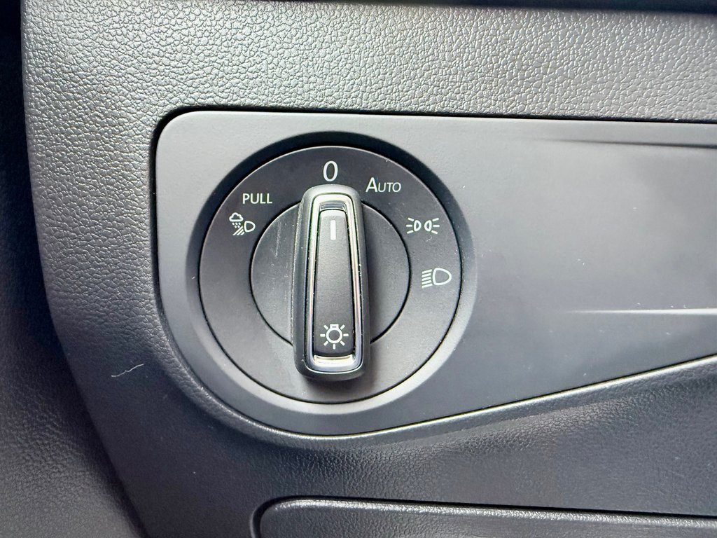 2022 Volkswagen TIGUAN Highline R-Line | Leather Seats, in COLDBROOK, Nova Scotia - 13 - w1024h768px