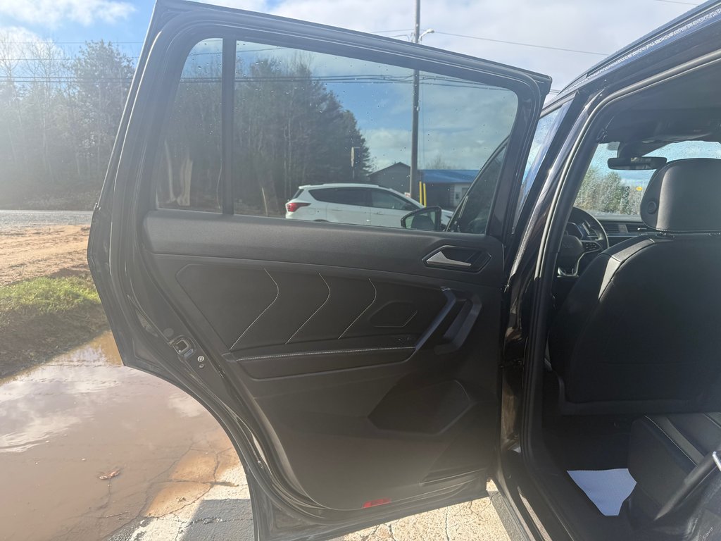 2023 Volkswagen TIGUAN Comfortline R-Line Black Edition in COLDBROOK, Nova Scotia - 15 - w1024h768px