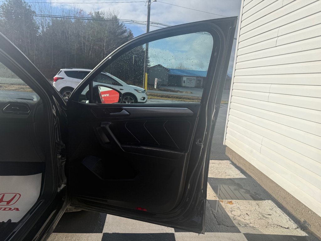 2023 Volkswagen TIGUAN Comfortline R-Line Black Edition in COLDBROOK, Nova Scotia - 20 - w1024h768px