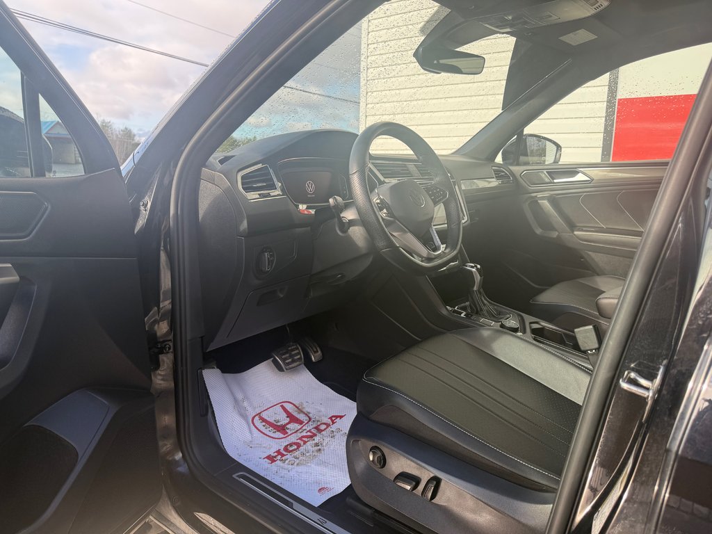 2023 Volkswagen TIGUAN Comfortline R-Line Black Edition in COLDBROOK, Nova Scotia - 9 - w1024h768px