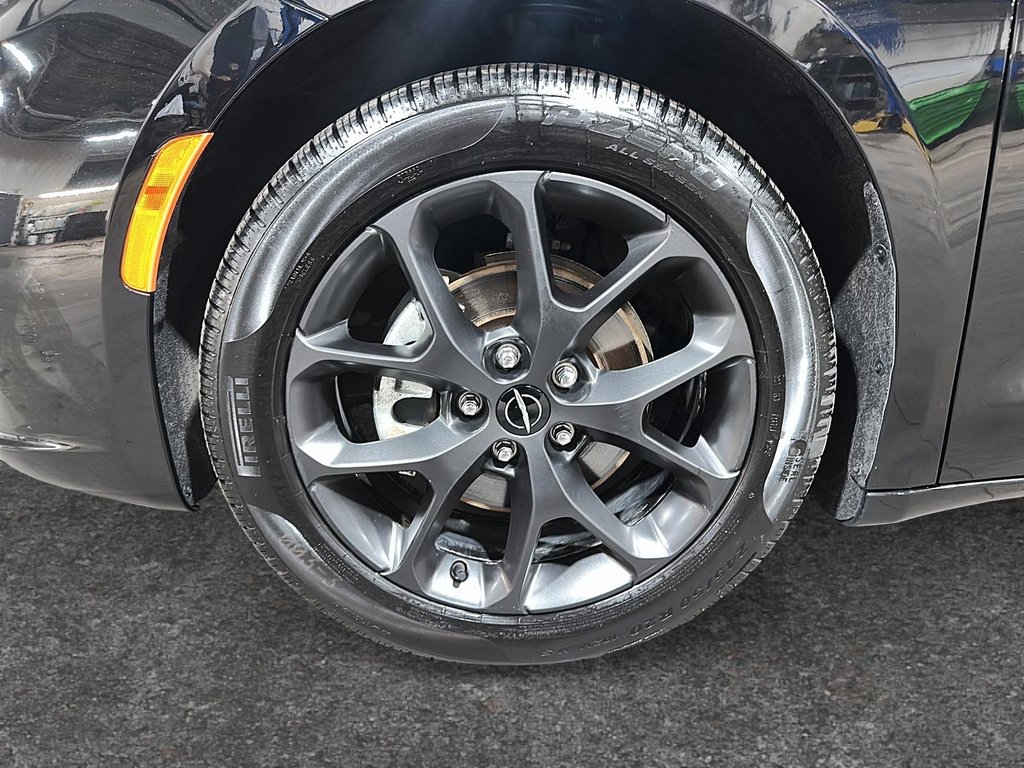 2024 Chrysler Pacifica Touring-L Apparence S-6