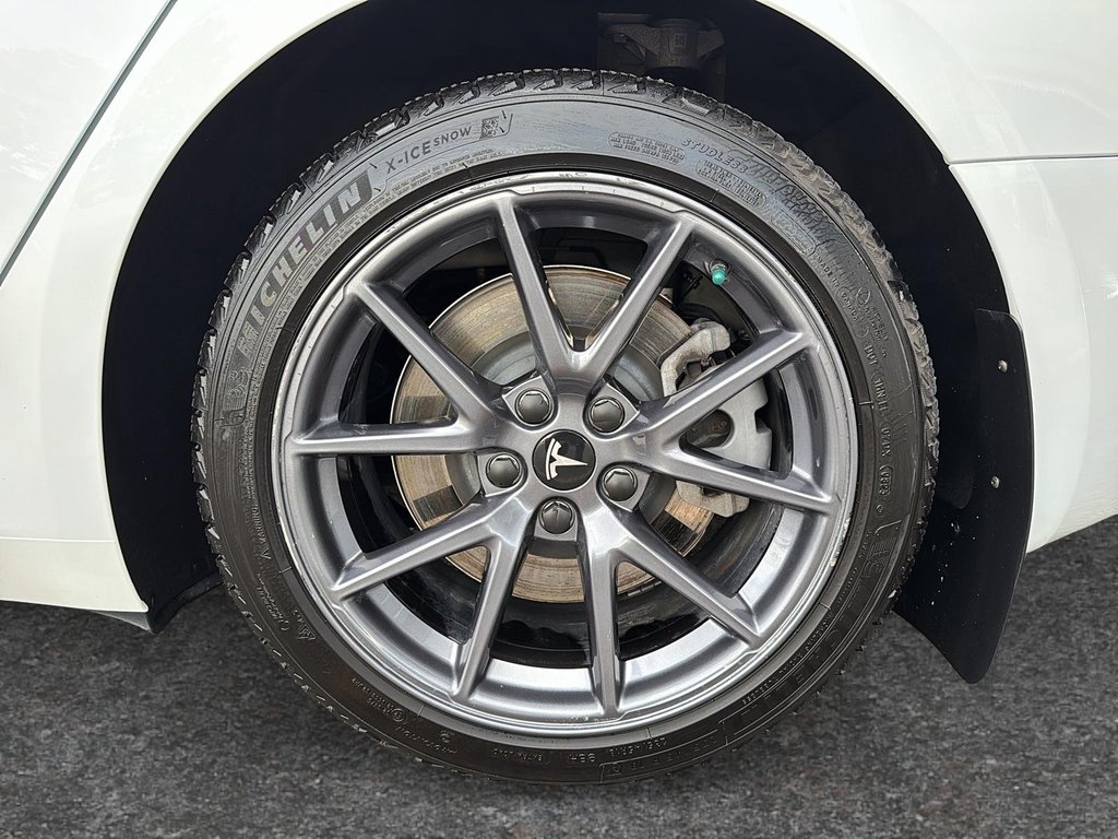 Tesla Model 3 BASE 2023-5