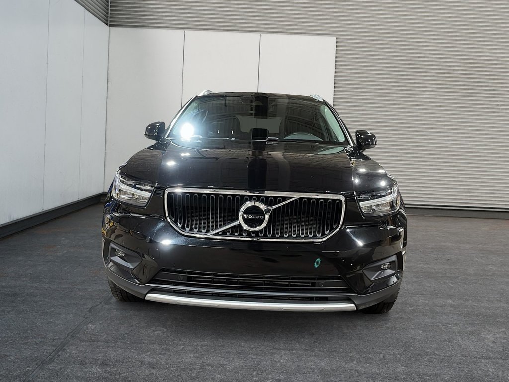 Volvo XC40 Momentum 2022-1