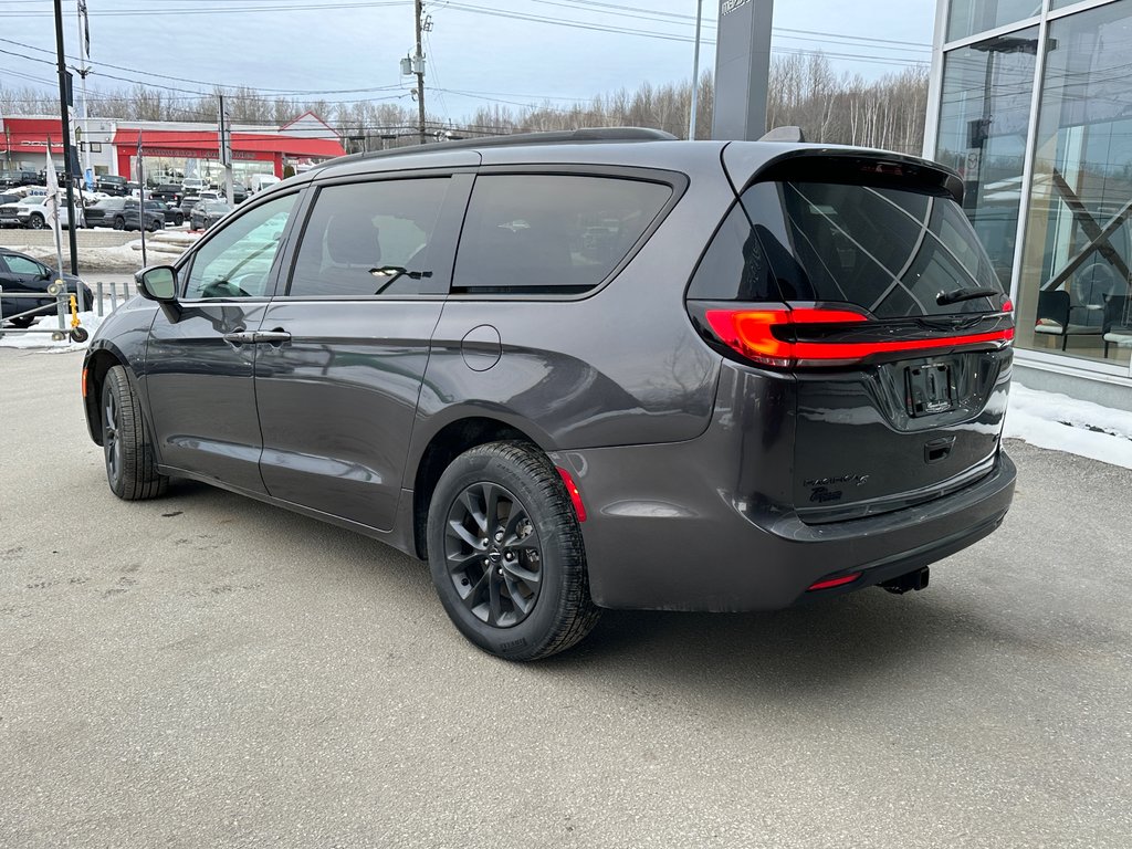 2022  Pacifica TOURING L All-wheel Drive in Mont-Tremblant, Quebec - 4 - w1024h768px