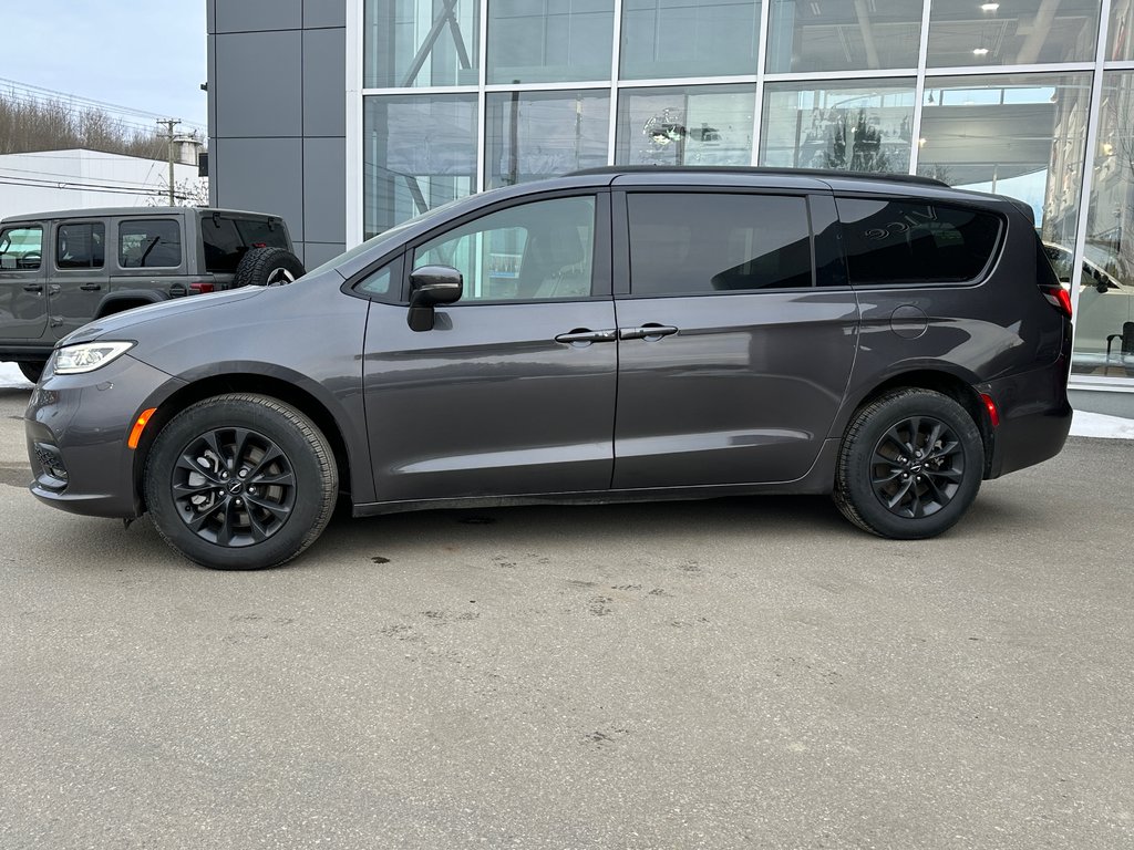 2022  Pacifica TOURING L All-wheel Drive in Mont-Tremblant, Quebec - 3 - w1024h768px
