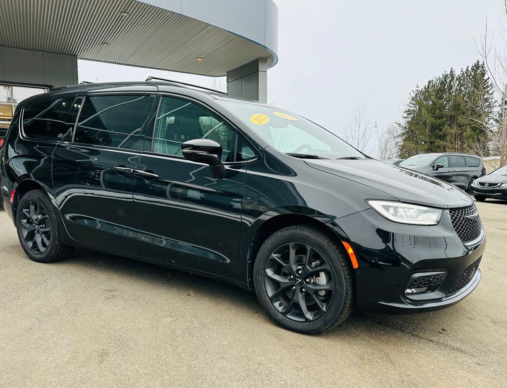 2022  Pacifica Limited in Mont-Tremblant, Quebec - 8 - w1024h768px