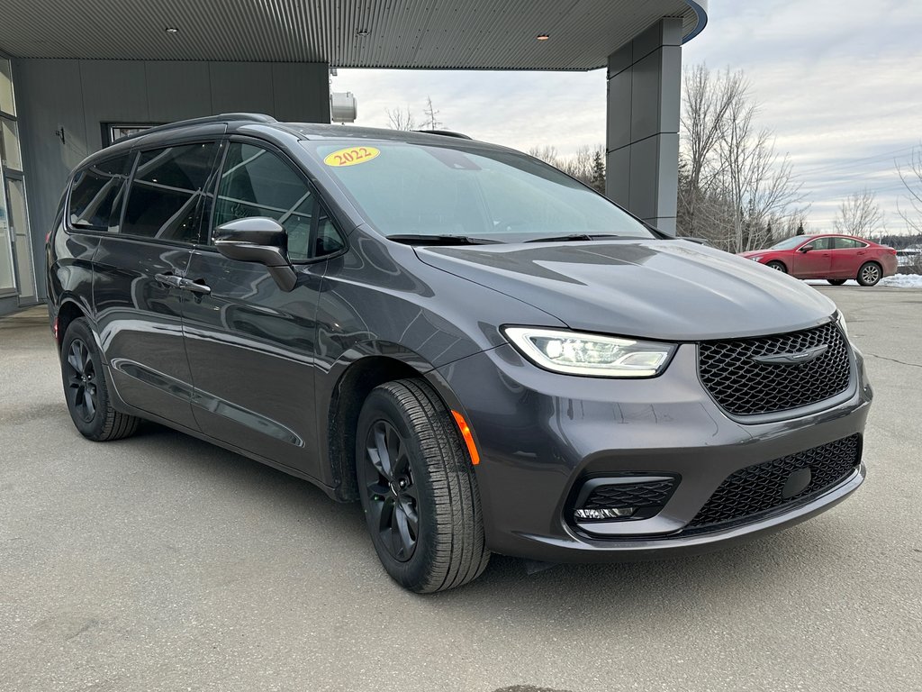 2022  Pacifica Touring L in Mont-Laurier, Quebec - 9 - w1024h768px