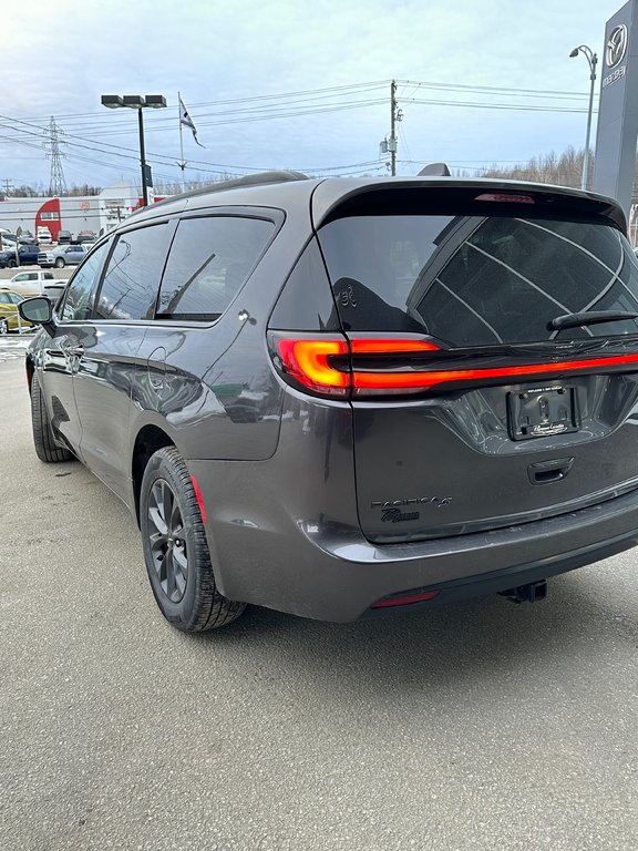 2022  Pacifica Touring L in Mont-Laurier, Quebec - 12 - w1024h768px