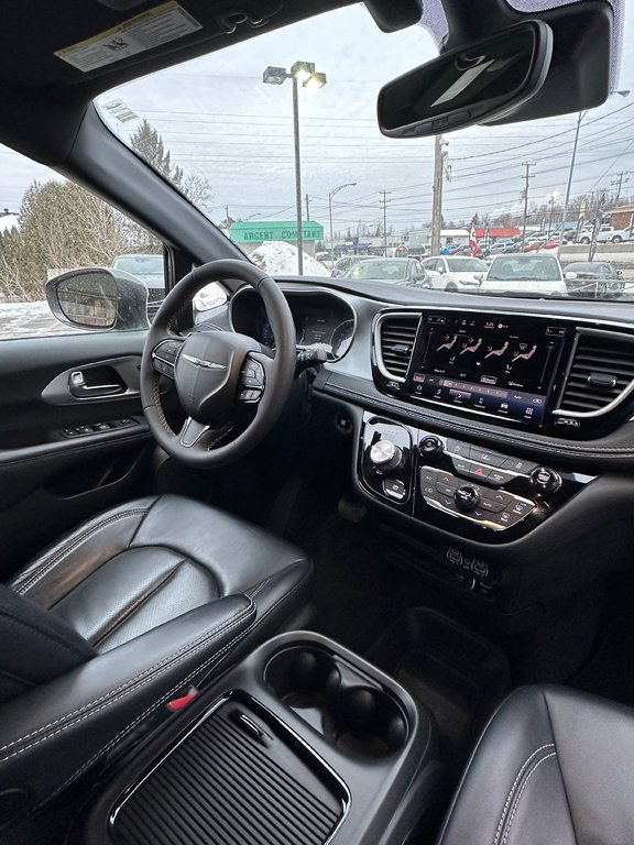 2022  Pacifica Touring L in Mont-Laurier, Quebec - 38 - w1024h768px