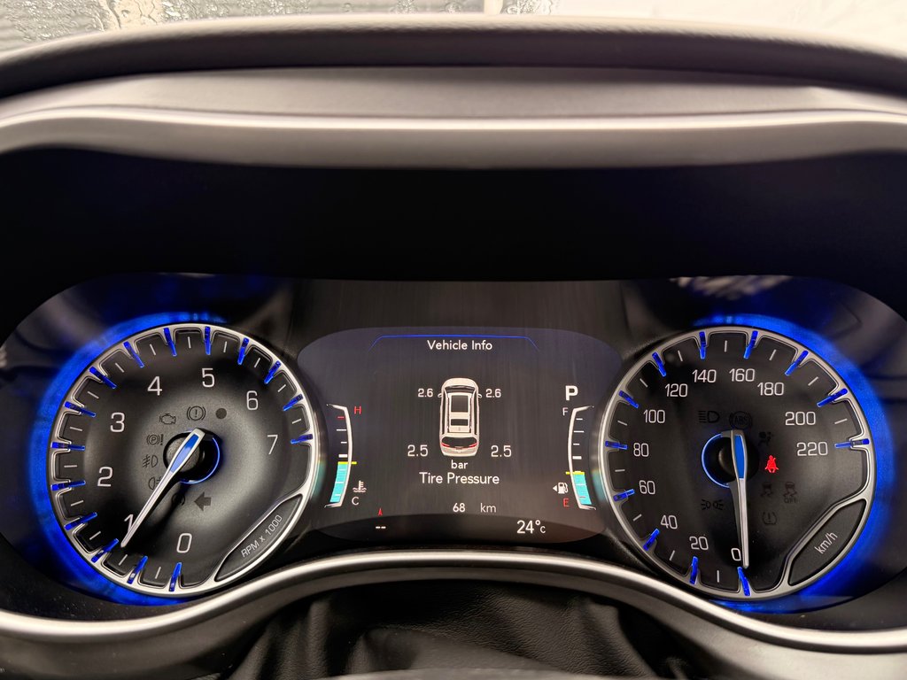 Chrysler Pacifica SELECT 2026 à Mont-Tremblant, Québec - 11 - w1024h768px
