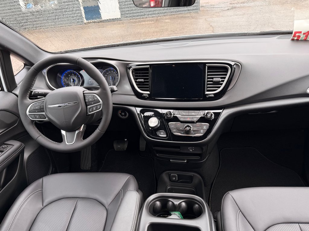 Chrysler Pacifica SELECT 2026 à Mont-Tremblant, Québec - 16 - w1024h768px