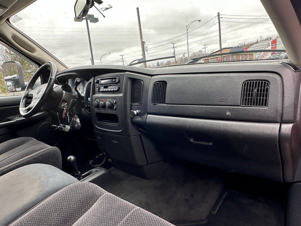 2003  Ram 3500 in Mont-Laurier, Quebec - 15 - w1024h768px