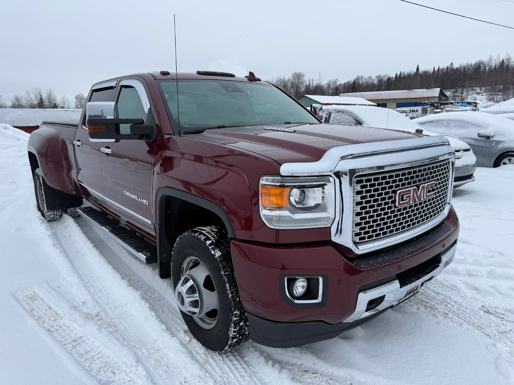 2015 GMC Sierra 3500HD Denali in Mont-Laurier, Quebec - 1 - w1024h768px