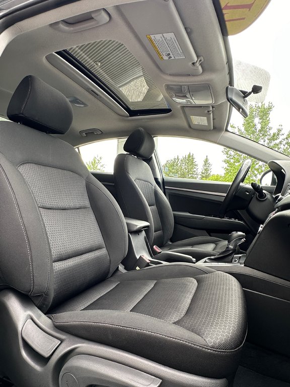 2017 Hyundai Elantra GLS in Mont-Tremblant, Quebec - 17 - w1024h768px