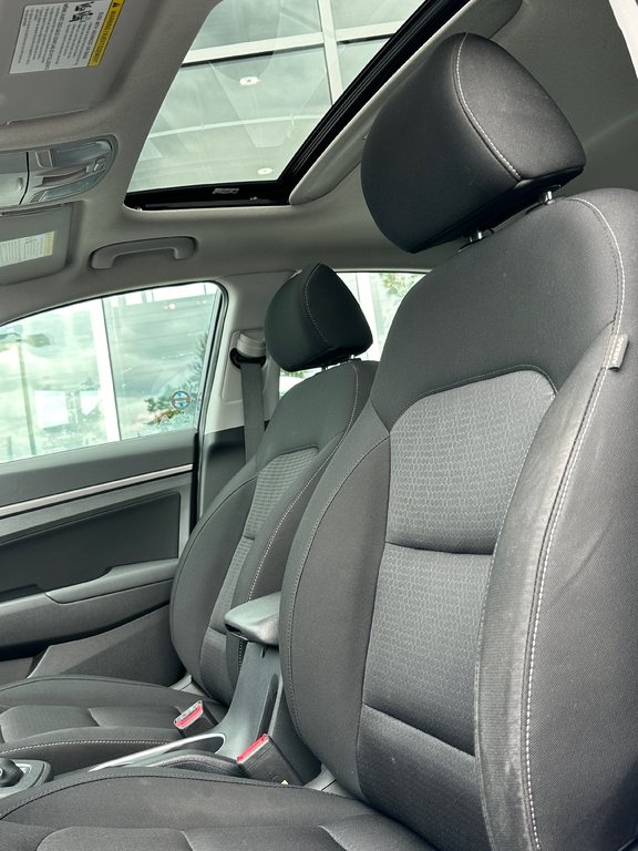 2017 Hyundai Elantra GLS in Mont-Tremblant, Quebec - 6 - w1024h768px
