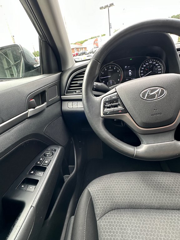 2017 Hyundai Elantra GLS in Mont-Tremblant, Quebec - 12 - w1024h768px