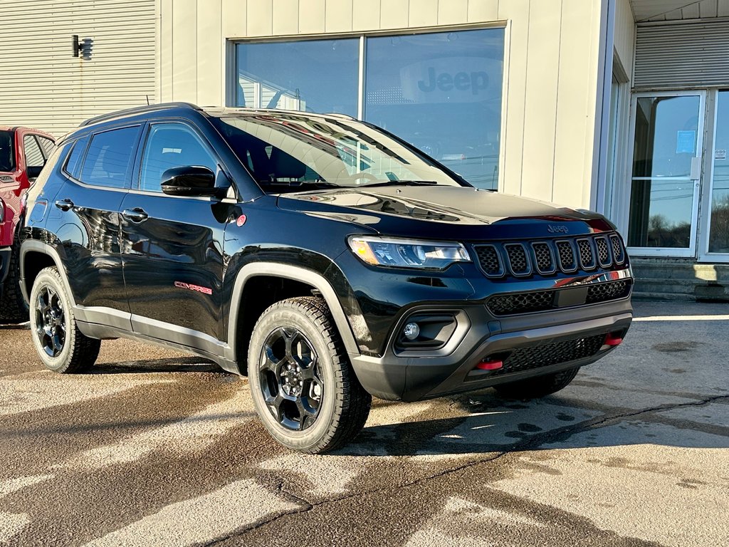 2024  Compass TRAILHAWK in Mont-Tremblant, Quebec - 27 - w1024h768px