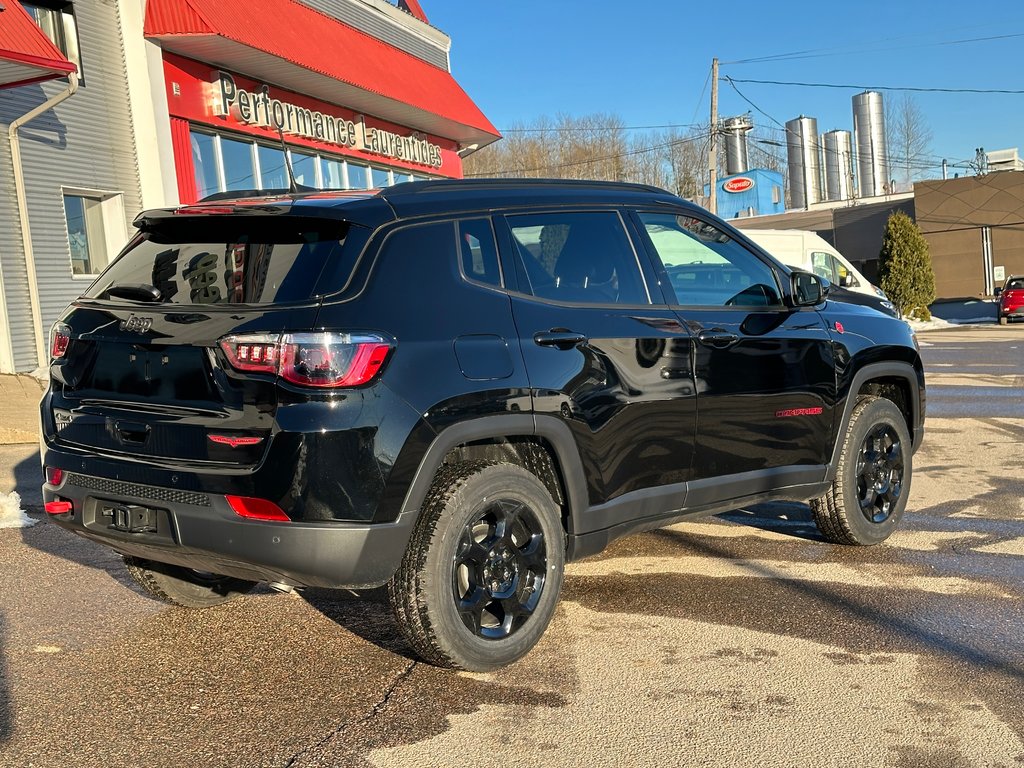 2024  Compass TRAILHAWK in Mont-Tremblant, Quebec - 35 - w1024h768px