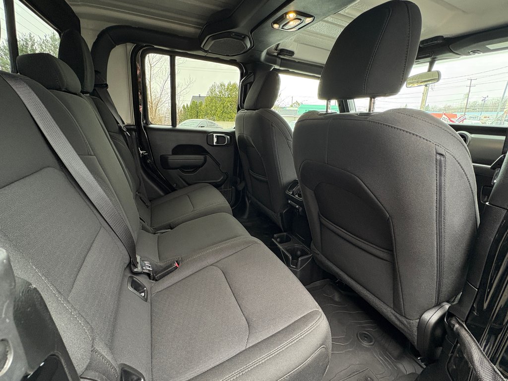2023 Jeep Gladiator Willys in Mont-Laurier, Quebec - 11 - w1024h768px