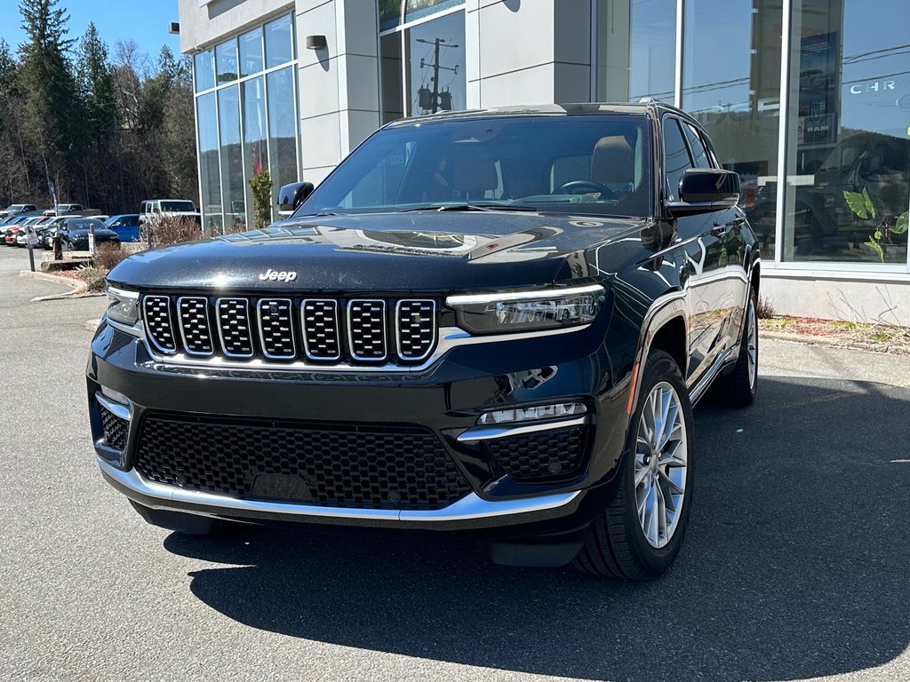 2023  Grand Cherokee 4xe SUMMIT in Mont-Tremblant, Quebec - 16 - w1024h768px