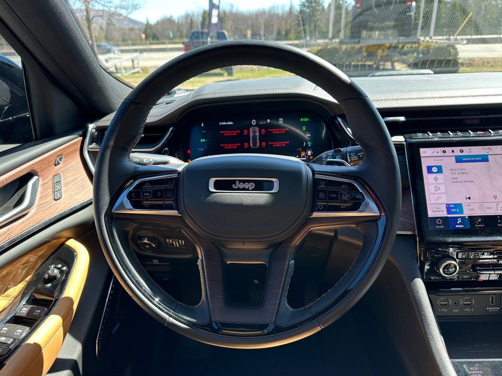 2023  Grand Cherokee 4xe SUMMIT in Mont-Tremblant, Quebec - 9 - w1024h768px