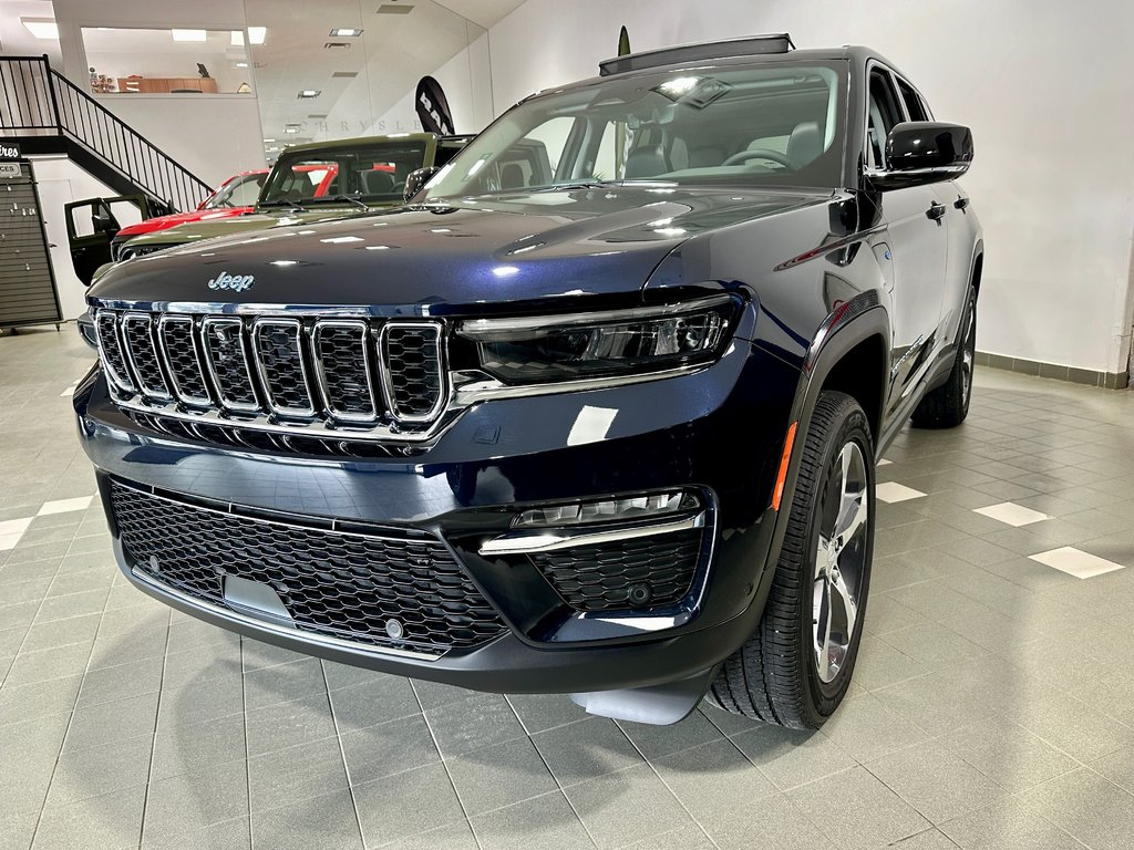 2023  Grand Cherokee 4xe 4xe in Mont-Tremblant, Quebec - 12 - w1024h768px