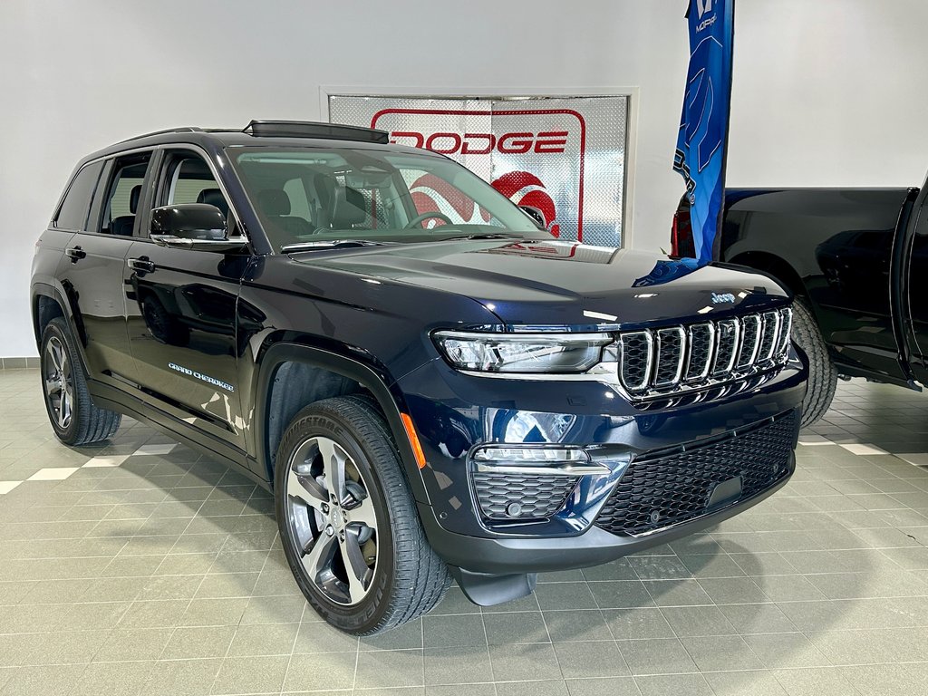 2023  Grand Cherokee 4xe 4xe in Mont-Laurier, Quebec - 9 - w1024h768px