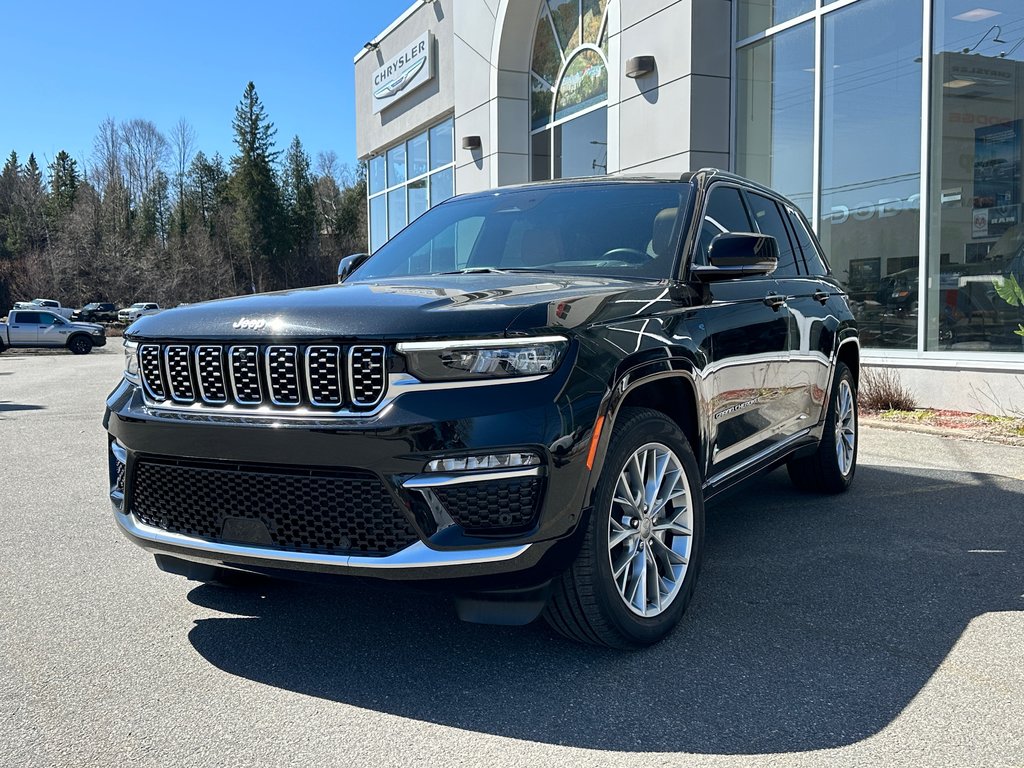 2023  Grand Cherokee 4xe SUMMIT in Mont-Tremblant, Quebec - 18 - w1024h768px