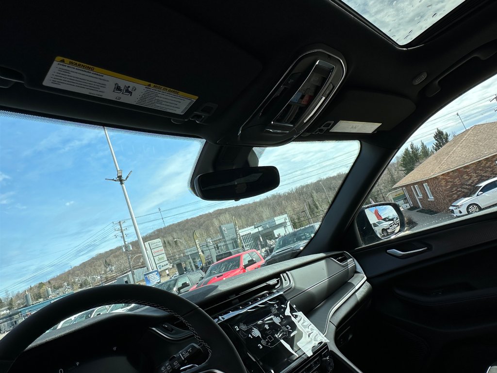 2024  Grand Cherokee ALTITUDE in Mont-Tremblant, Quebec - 29 - w1024h768px
