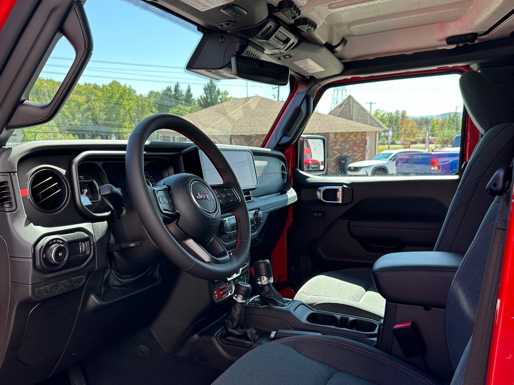 2024 Jeep WRANGLER 4-Door RUBICON in Mont-Tremblant, Quebec - 17 - w1024h768px