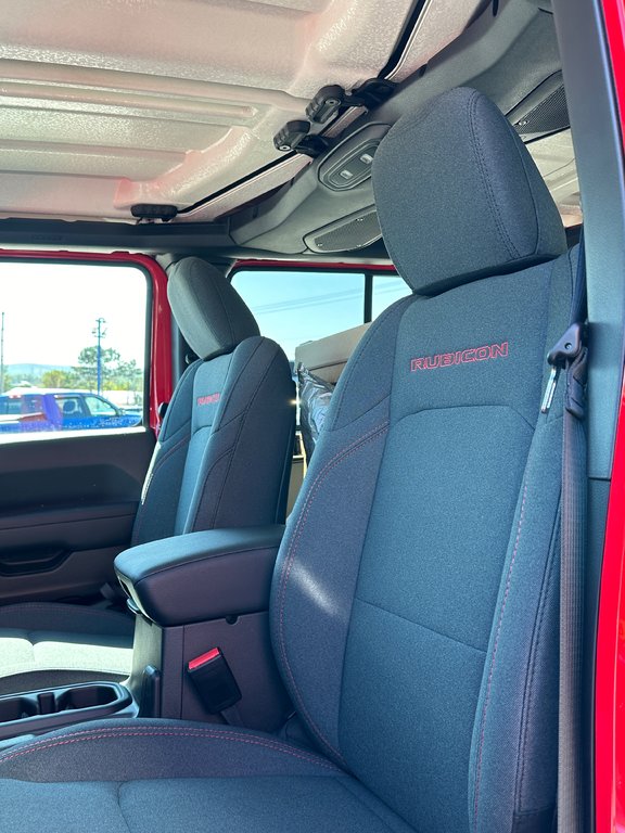 2024 Jeep WRANGLER 4-Door RUBICON in Mont-Tremblant, Quebec - 11 - w1024h768px